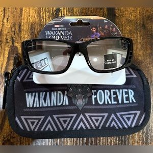 Marvel Kids Black Panther Sunglasses and Carry Case Set NWT 3+ years